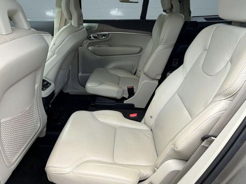 Used 2022 Volvo XC90 T6 Inscription w/ Lounge Package AWD/4WD image 22