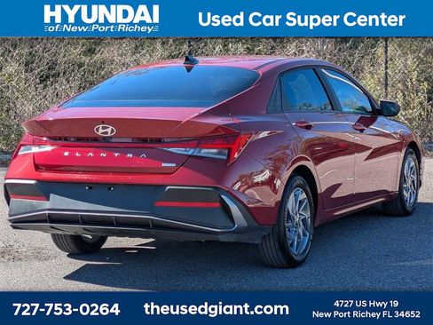 Certified 2024 Hyundai Elantra Blue image 5