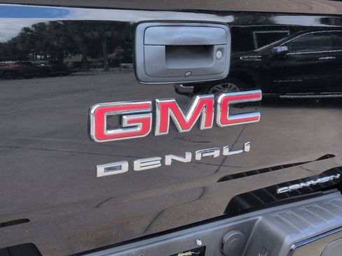 Used 2022 GMC Canyon Denali w/ Denali Black Edition Package AWD/4WD image 8