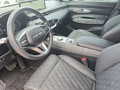 Used 2024 Genesis GV70 3.5T Sport w/ Sport Advanced Package AWD/4WD image 16