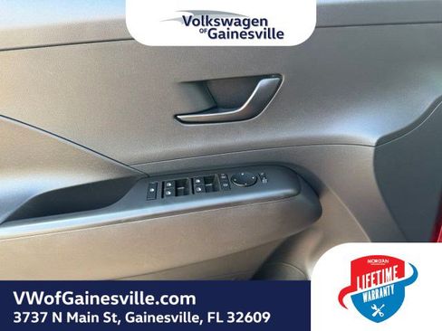 Used 2025 Hyundai Kona SEL AWD/4WD image 16