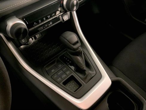 Used 2020 Toyota RAV4 LE w/ All Weather Liner Package image 17