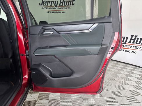Used 2024 GMC Acadia AT4 w/ Luxury Package AWD/4WD image 23