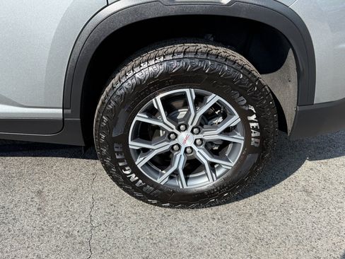 Used 2025 GMC Acadia AT4 AWD/4WD image 10
