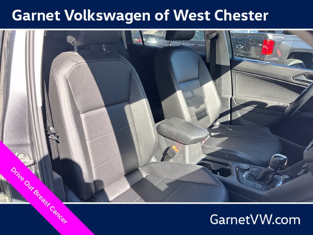 Used 2018 Volkswagen Tiguan SE AWD/4WD image 16