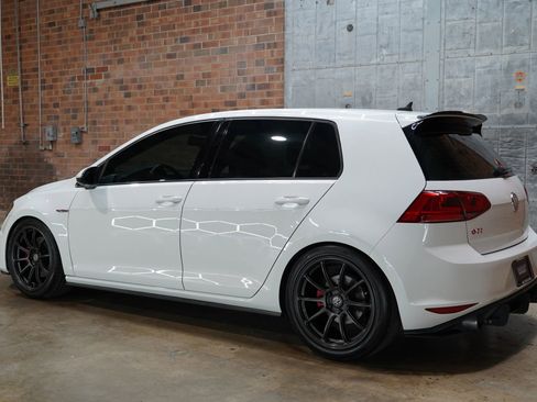 Used 2017 Volkswagen GTI S image 11