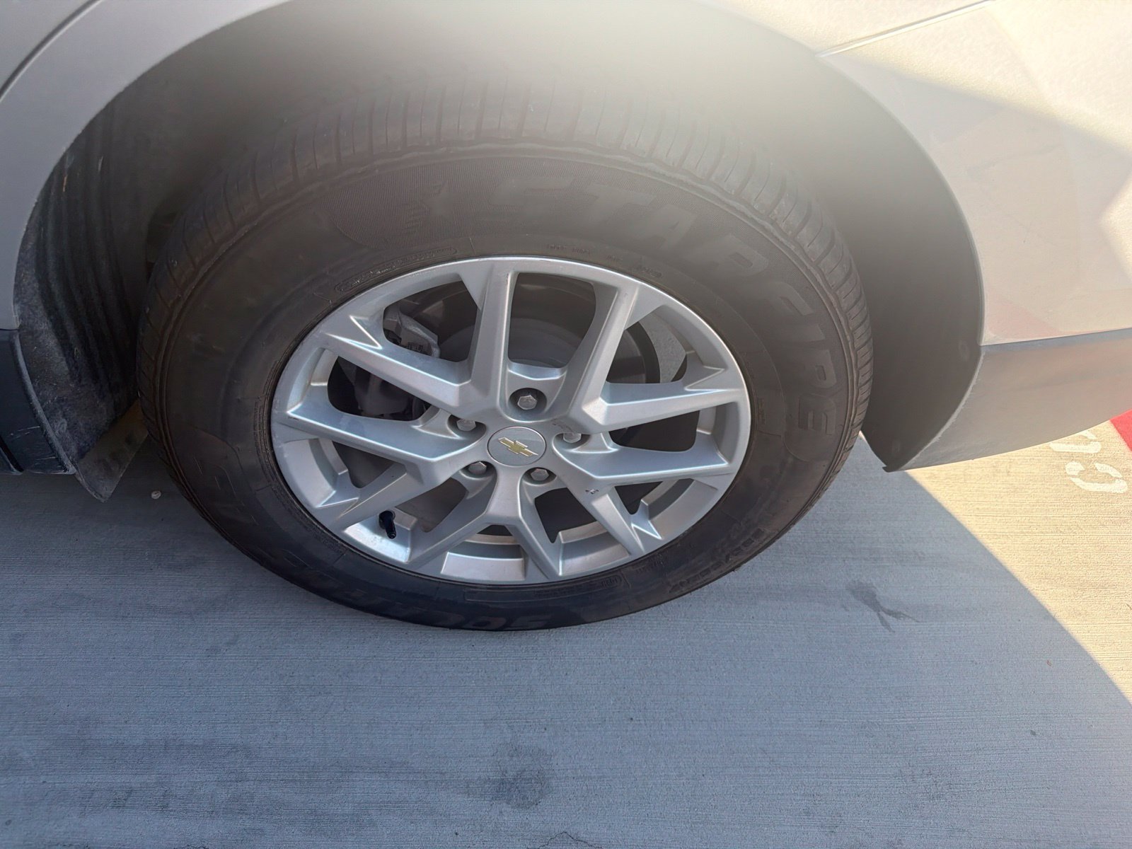Used 2022 Chevrolet Equinox LS w/ LS Convenience Package FWD image 9