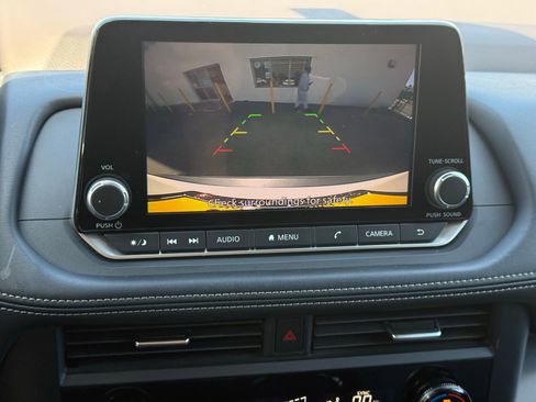 Used 2023 Nissan Rogue SV image 22