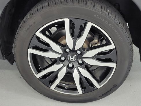 Used 2021 Honda Pilot Touring image 11