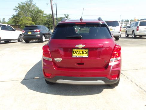 Used 2019 Chevrolet Trax LT w/ LPO, Protection Package FWD image 12