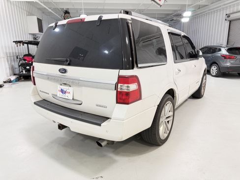 Used 2017 Ford Expedition Platinum RWD image 5