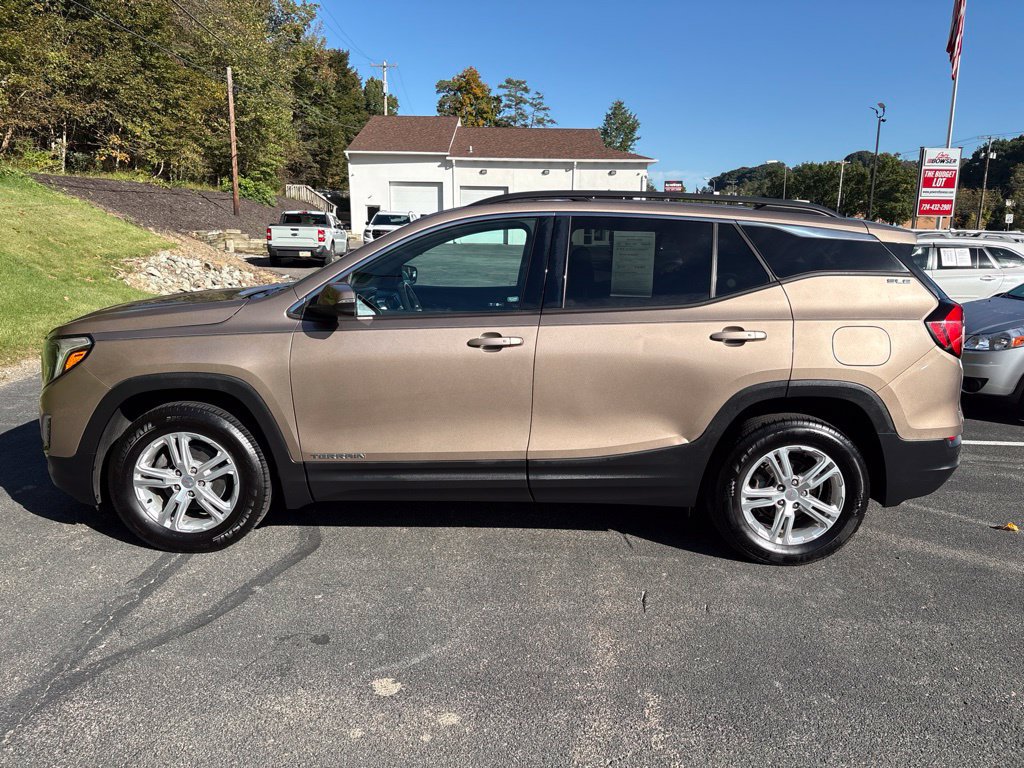 Used 2018 GMC Terrain SLE w/ Driver Convenience Package AWD/4WD image 2