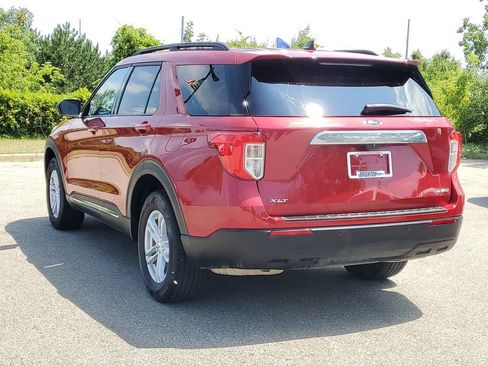Certified 2024 Ford Explorer XLT AWD/4WD image 3