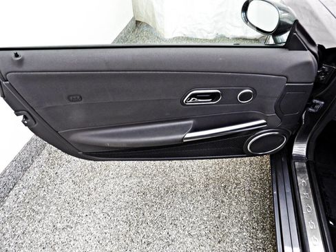 Used 2005 Chrysler Crossfire SRT-6 image 7