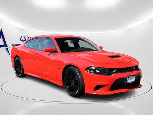 Used 2022 Dodge Charger Scat Pack w/ Navigation & Travel Group RWD image 3