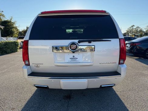 Used 2013 Cadillac Escalade Platinum image 4