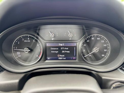 Used 2019 Buick Regal Essence AWD/4WD image 14