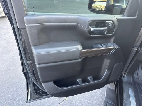 Used 2022 Chevrolet Silverado 1500 RST image 12