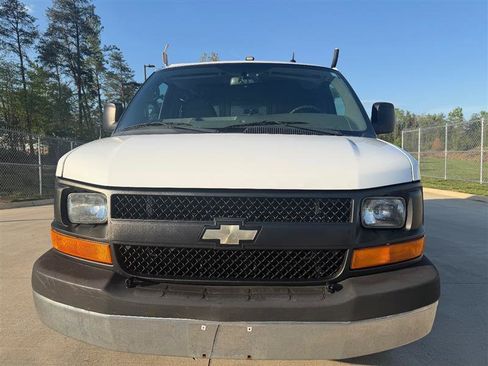 Used 2015 Chevrolet Express 2500 image 12