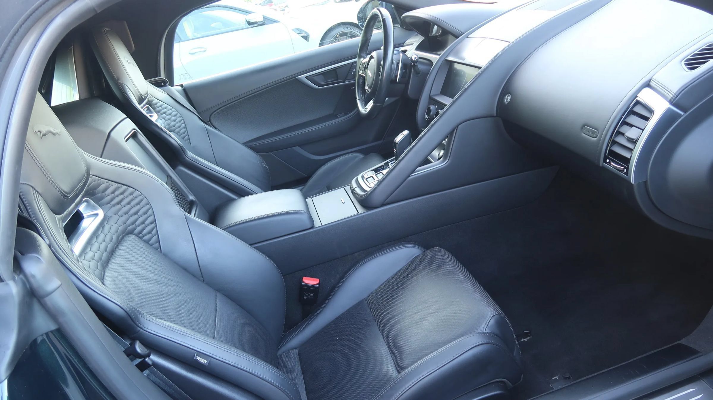 Used 2021 Jaguar F-TYPE R-Dynamic AWD/4WD image 20