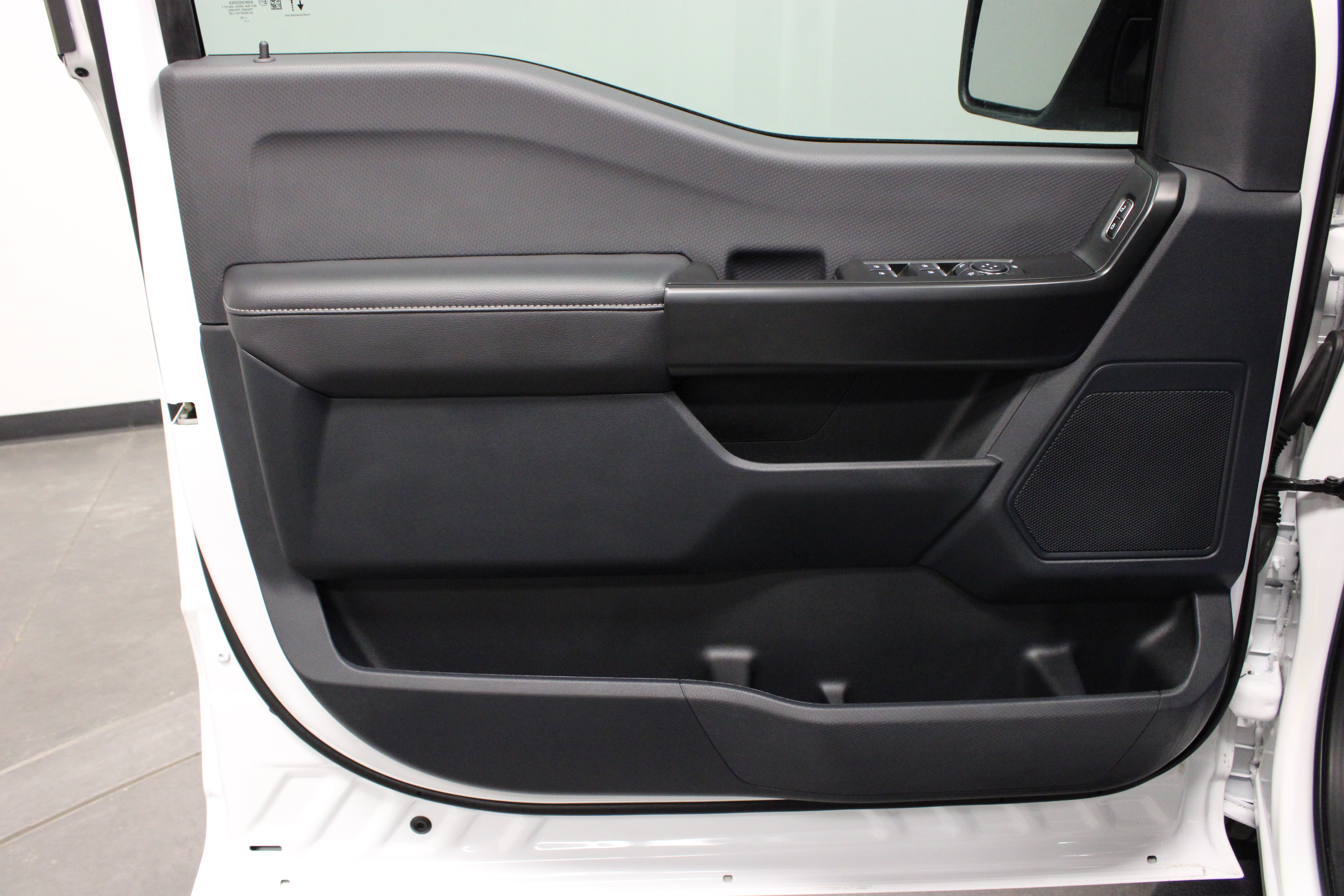 Used 2025 Ford F150 STX w/ Equipment Group 200A RWD image 20