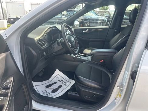 Used 2025 Ford Escape ST-Line Select AWD/4WD image 16