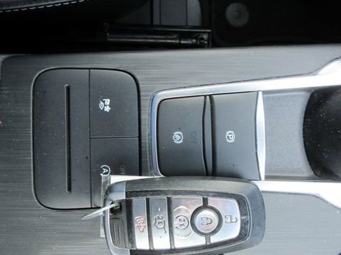 Used 2020 Ford Escape SEL AWD/4WD image 19
