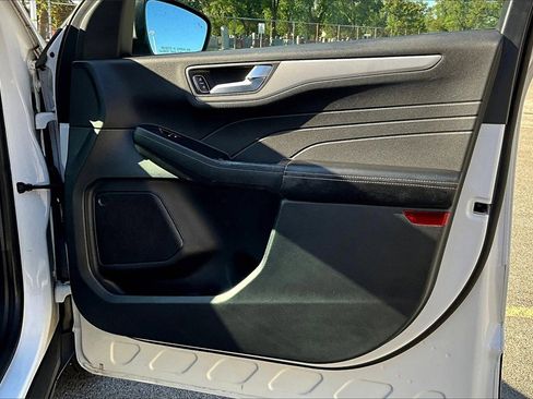 Certified 2021 Ford Escape SE image 22