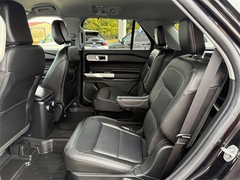 Certified 2022 Ford Explorer Limited w/ Equipment Group 301A image 9