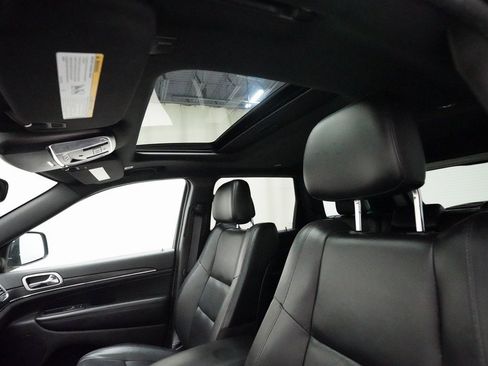 Used 2020 Jeep Grand Cherokee Limited image 32