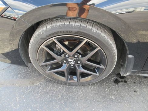 Used 2024 Honda Civic Sport Touring image 13