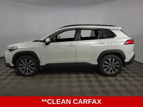 Used 2023 Toyota Corolla Cross XLE w/ Convenience Package image 5