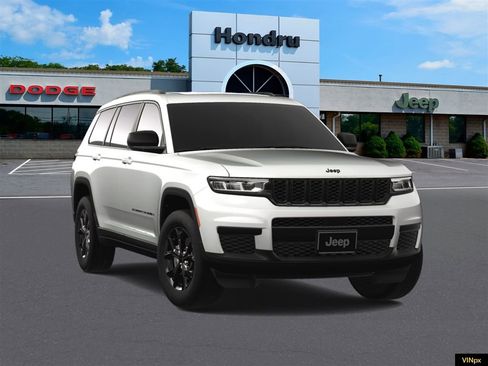 New 2025 Jeep Grand Cherokee L Altitude image 16