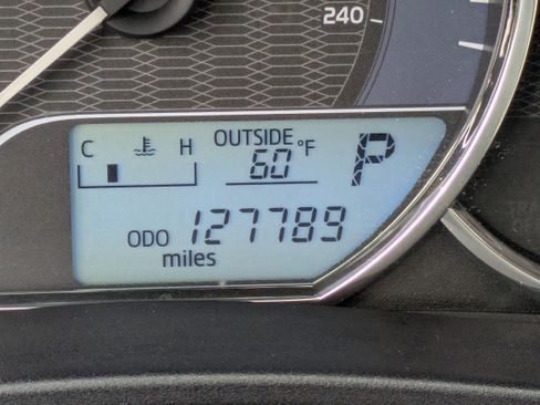 Used 2014 Toyota Corolla S image 29