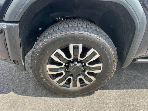 Used 2024 GMC Sierra 2500 Denali Ultimate AWD/4WD image 2