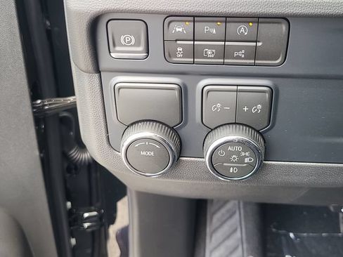 New 2026 Chevrolet Suburban LT w/ Comfort Package RWD image 26