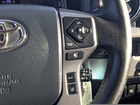 Used 2018 Toyota Tacoma SR5 image 21