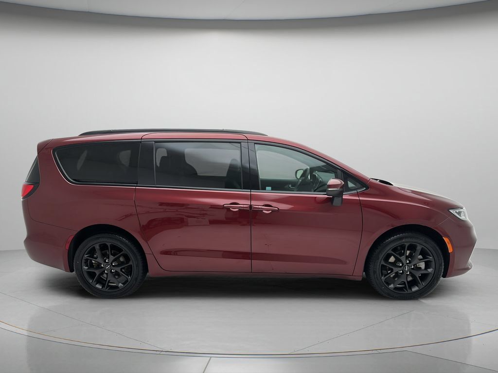 Used 2023 Chrysler Pacifica Touring-L w/ S Appearance Package AWD/4WD image 6