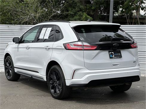 Used 2024 Ford Edge SE w/ Black Appearance Package AWD/4WD image 12