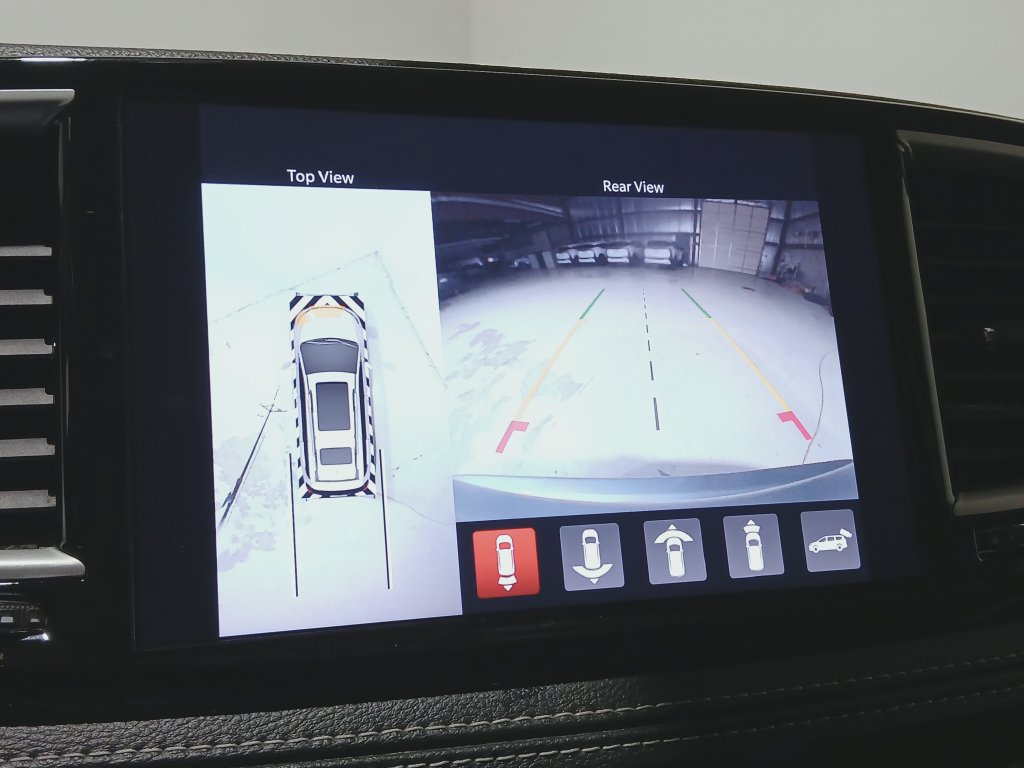 Used 2024 Chrysler Pacifica Touring-L FWD image 25