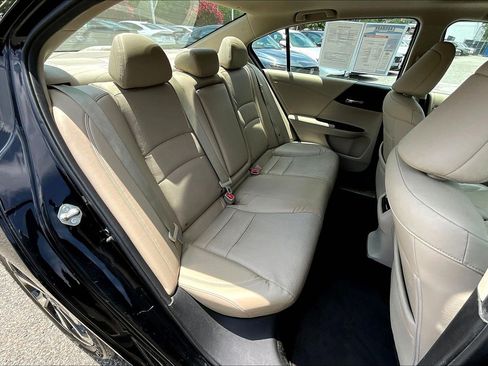 Used 2017 Honda Accord EX-L image 29