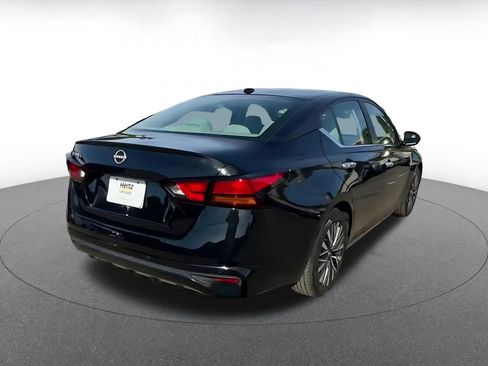 Used 2025 Nissan Altima 2.5 SV image 14