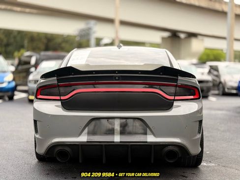 Used 2019 Dodge Charger Scat Pack RWD image 7