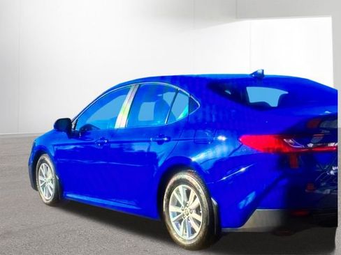Used 2025 Toyota Camry LE image 2