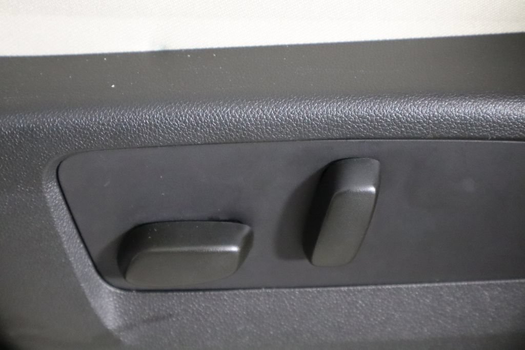 Used 2023 Buick Envision Avenir FWD image 24