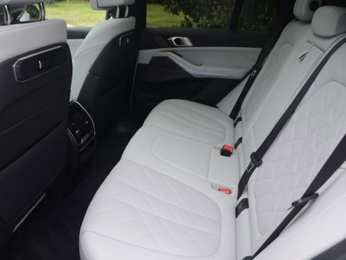 Used 2026 BMW X5 xDrive40i image 17