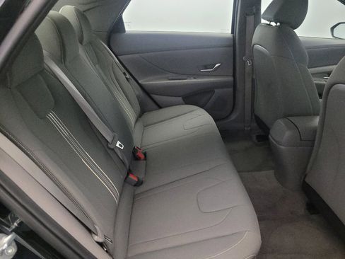 Used 2023 Hyundai Elantra SEL image 19