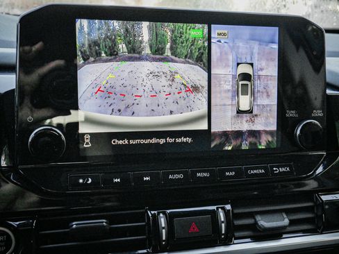 Used 2024 Nissan Pathfinder Platinum w/ Cargo Package image 25