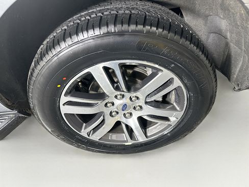 Used 2024 Ford Expedition Max Limited image 11