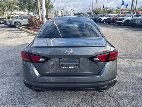 Certified 2025 Nissan Altima 2.5 SR image 6